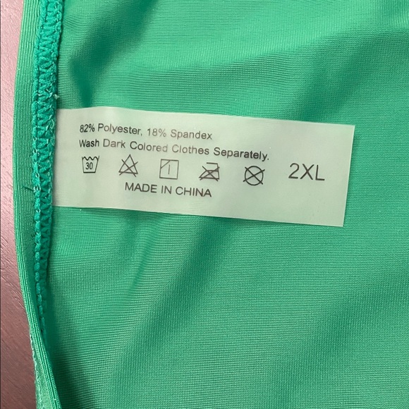 Elegant Green One-Shoulder Bikini - Picture 4 of 9